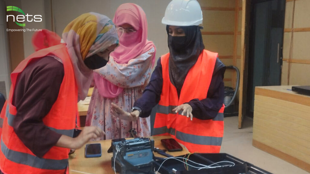 Empowering Future Telecom Leaders: Fiber Optic Training 