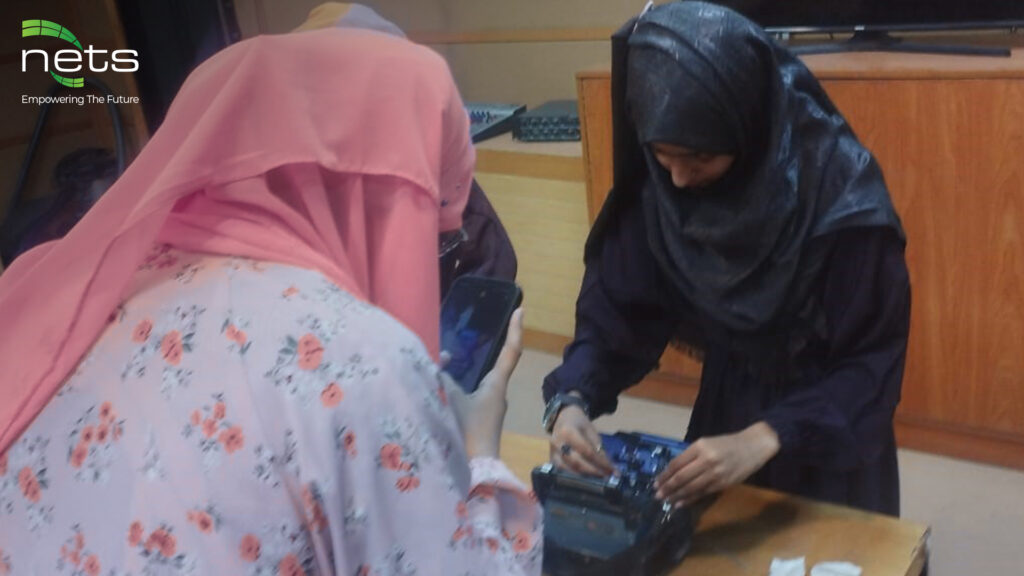 Empowering Future Telecom Leaders: Fiber Optic Training 