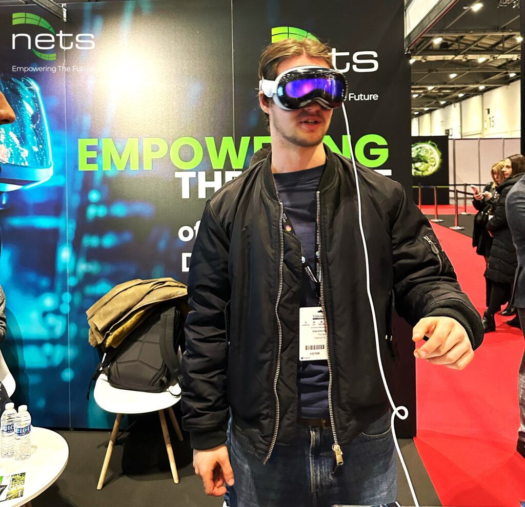 Reimagining Managed IT with VR & FLM 
